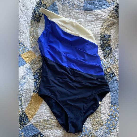 Summersalt Sidestroke One Piece - Size 8 - Picture 2 of 8